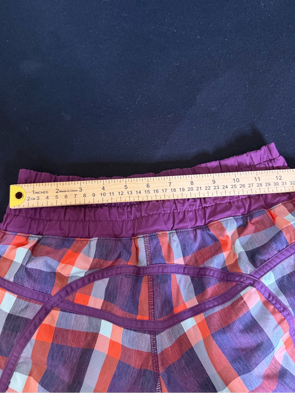 Lululemon Tracker Short Heathered Berry Yum Check Purple Plaid Running Size 8 - Picture 7 of 7